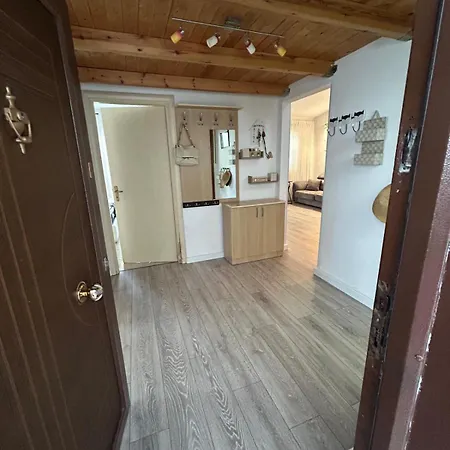Noah's Seaside Apartament Golem (Tirana)