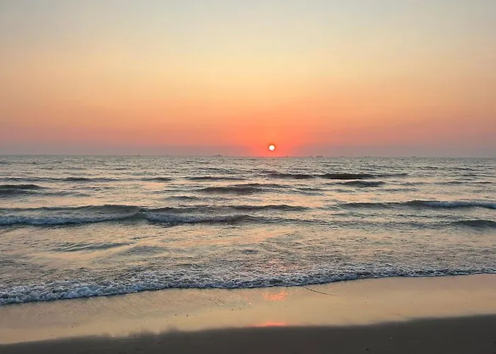 Noah's Seaside Apartment Golem (Tirana)