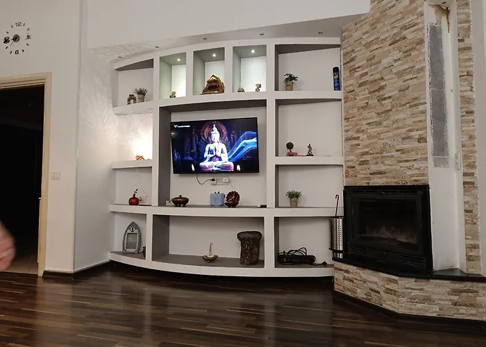 Noah's Seaside Apartment Golem (Tirana)